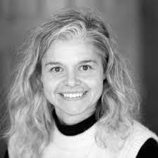 Isabel Stratton's Instagram, Twitter & Facebook