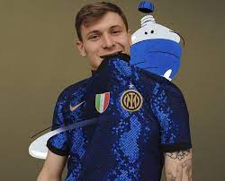 Inter place in a grave or tomb: The Evolution Of The Inter Milan Shirt Through The Years