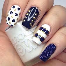 Este lunes se publica un estudio que asegura que el medicamento es menos efectivo contra la variante sudafricana. 50 Ideas De Unas Azules Blue Nails Unas Azules Disenos De Unas Unas Decoradas
