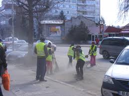 La ce munca ma vor pune nu stiu, dar sper sa nu fie grea asa ca am scapat cu 1500 euro amenda pe care a platito firma si 240 ore in folosul comunitatii pe care trebuie sa le fac. Cei Care Nu EfectueazÄƒ Munca In Folosul ComunitÄƒÈ›ii PedepsiÈ›i Cu Inchisoare De PanÄƒ La Doi Ani Proiect De Modificare A Codului Penal Ziarul Unirea