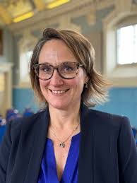 Caroline Henley's Instagram, Twitter & Facebook