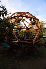 Geoeast Gartenlaube Kugel Form Holz Struktur Baumhaus Bauen Baumhaus Geodatische Kuppel