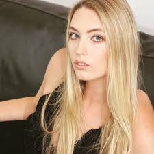 Sarah Ruby's Instagram, Twitter & Facebook