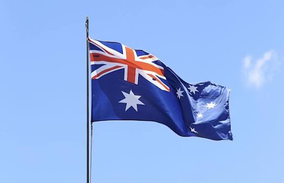 🇦🇺 125 YEARS AGO, AUSTRALIA RAISED A FLAG AND A NATIONAL STORY BEGAN. Look at the Australian flag today and you might see a familiar symbol. But behind those stars and that