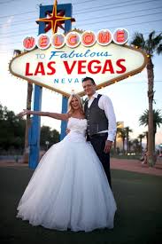Boutonniere (ansteckblume) für den herren. Heiraten In Las Vegas Viele Machen Das Archzine Net