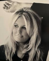 Emily Carrigan's Instagram, Twitter & Facebook