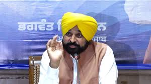 CM भगवंत मान का राज्यपाल पर बड़ा आरोप, कहा सरकार गिराने की दे रहे धमकी | Controversy increased between CM Bhagwant Mann and Governor Banwarilal Purohit | TV9 Bharatvarsh
