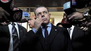 Oyarbide, nacido en la provincia de entre ríos el 1 de enero de 1951, inició su carrera judicial como auxiliar en 1976, poco antes del golpe . Volgdeyhy8owfm