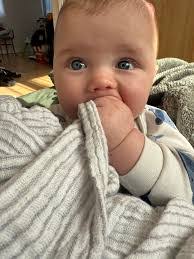 Amber Cumberland's Instagram, Twitter & Facebook