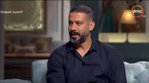 وفي سياق متصل عن مقال مسلسل أهو ده اللي صار ويكيبيديا ، تعيش روبي حياة غريبة من نوعها تفتقد للإنسان الذي تريد قضاء حياتها معه، وهنا تقابل الفنان الكبير محمد فراج وتقع في حبه وهو ما يحدث له أيضاً، وبعد مرور الوقت تتغير حياة تلك الفتاة بشكل كبير، مع. ÙØ±Ø§Ø¬ Ø£Ù‡Ùˆ Ø¯Ø§ Ø§Ù„Ù„ÙŠ ØµØ§Ø± Ø£Ø­Ø¯Ø« Ø¶Ø¬Ø© ÙƒØ¨Ø±Ù‰ Ø¨ÙŠÙ† Ø§Ù„Ù†Ù‚Ø§Ø¯ ÙˆØ§Ù„Ø¬Ù…Ù‡ÙˆØ± ÙÙ† ÙˆØ«Ù‚Ø§ÙØ© Ø§Ù„ÙˆØ·Ù†