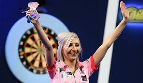 Check spelling or type a new query. Premier League Of Darts Deshalb Spielt Eine Frau Mit