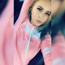 Mary Mcminn's Instagram, Twitter & Facebook