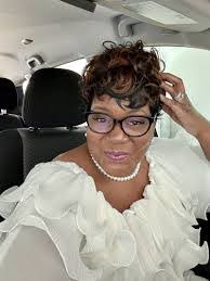 Carol Greaves's Instagram, Twitter & Facebook