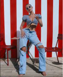 Η ιζαμπέλα κάιρ χαντίντ (isabella khair hadid, 9 οκτωβρίου 1996), ευρέως γνωστή ως μπέλα χαντίντ, είναι αμερικανίδα μοντέλο παλαιστινιακής και ολλανδικής καταγωγής που εκπροσωπεί το. H Mpela Xantint Afhse Ton Kommwth Ths Na Dhmioyrghsei Neolaia Gr