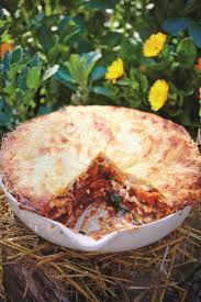 Jamie Oliver S Vegetarian Lasagna Recipe From Comfort Food Glamour Vegetarian Lasagna Recipe Jamie Oliver Comfort Food Veg Lasagne