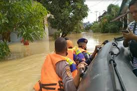 Imej negara kita juga terjejas kerana ini menggambarkan kelemahan pentadbiran kerajaan serta pengagihan ekonomi yang tidak seimbang. Sebut Hujan Penyebab Banjir Kalsel Demokrat Sebut Pemerintah Tutup Mata