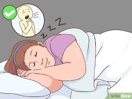 It may also help to put a pillow under the waist and a doctor or physiotherapist needs to show the person how to safely use the traction equipment. 3 Ways To Sleep With A Ruptured Disc Wikihow