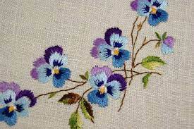 Unused Vintage Leacocks Cream Irish Linen Traycloth Embroidered Pansy Flowers Pontos Bordados A Mao Bordados A Mao Livre Patchwork