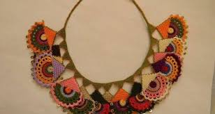 Orgu Kolye Taki Modeli Taki Ve Taki Tasarimi Crochet Jewelry Necklace Crochet Jewelry Textile Jewelry