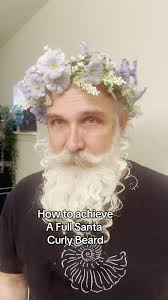 Cómo lograr una barba rizada al estilo Santa