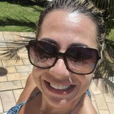 Amazon.com: Um Advogado Para Chamar De Meu (Amores Irresistíveis Livro 2)  (Portuguese Edition) eBook : Thomaz, B: ספרים