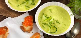 Geeiste Gurkensuppe Mit Forellenkaviar Rezept Rezepte Lebensmittel Essen Geeiste Gurkensuppe