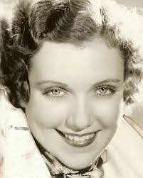 Maxine Doyle's Instagram, Twitter & Facebook