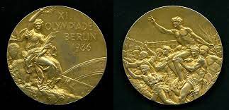 Wie viele goldmedaillen gewann jesse owens bei den olympischen sommerspielen 1936 in deutschland? Offizielle Medaillen Und Abzeichen Der Olympischen Spiele In Berlin 1936 David Feldman Sa