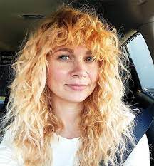 25 Photos That Will Make You Want Curly Bangs Curly Hair Styles Curly Hair Styles Naturally Curly Hair Photos