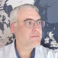 Robert Loughridge's Instagram, Twitter & Facebook