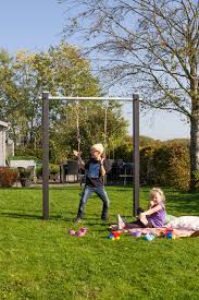 Für viele familien gehört eine schaukel im garten, wie zum haus das dach. Einzelschaukel Mit Stahlrohrstange Spiel Und Garten