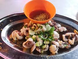 1⃣姜葱鱼片~rm9.50 ginger onion fish fillet rice 2⃣臭豆肉碎~rm9.50 stinky bean mincemeat rice 3⃣芥兰烧肉~rm9.50 cabbage roasted pork rice 4⃣黑椒猪肉~rm8.90 black pepper pork rice 5⃣苦瓜猪肉. Restoran Tuck Kee Ipoh Town