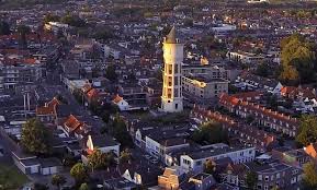 Heeft mijn buurman wel een kapvergunning aangevraagd voor die boom in zijn voortuin? Pa750rsd Roosendaal