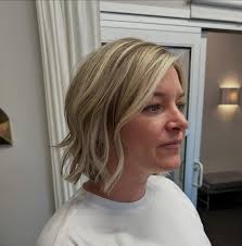 Transitioning this brunette to blonde has been so much fun 🤩