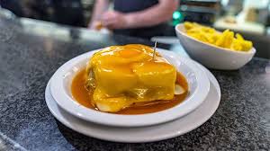 With 11 different exotic francesinha sandwiches as well as the tradicional ones, in varying sizes for the mushroom francesinha was our last sandwich ingested. Francesinha El Sandwich Gratinado Mas Famoso De Portugal