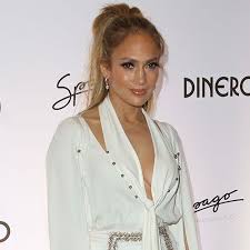 Jennifer Lopez Swears By This Super Flattering Lipstick You Can Get It At The Drugstore Flattering Lipstick Loreal Paris Lipstick Drugstore Mascara