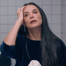 Deanna Moran's Instagram, Twitter & Facebook