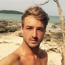 Emma CALSON (@EmmaCalson)