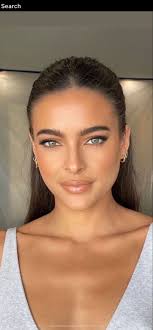 Hi! does anyone knows any good hair and make up artist for the 23rd