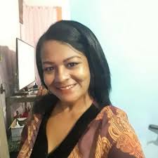 Been a while since I had a dump.. 💩 1. The new pup, Elvis! 2. Me and Debs  after the garden centre 3 Yorkshire is stunning. 4. More time in the studio