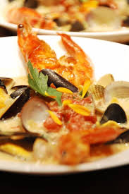 Nage De Coquillages Au Safran Gambas Cuisine Etcaetera Cuisine Plat Coquillage