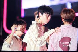 Wanna One Daehwi Sustains Bleeding Ear Injury On Stage Kpop