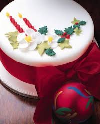 Sample The Christmas Table British Style Christmas Cake Designs Traditional Christmas Cake Christmas Cake Decorations