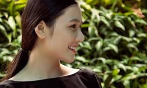 Người mẫu Tường Vy đẹp "trong veo dịu dàng" đi dự sự kiện