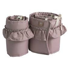 Den är ställbar i höjd vilket gör att den passar olika höjder till vuxensängar och har små, smidiga hjul. Kop Ng Baby Spjalskydd Bedside Crib Mood Ruffles Dusty Pink Pa Storochliten Se