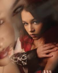 𝐒•𝐀•𝐑•𝐀🥀 : 𝐈𝐍 • 𝐅𝐑𝐀𝐌𝐄: @strespalaci 𝐋𝐄𝐍𝐒: 𝐙𝐄𝐈𝐒𝐒 •  𝟑𝟓𝐦𝐦 𝟏.𝟒 f/4.0