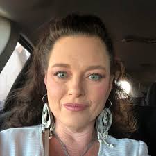 Delta is by far the cleanest Laundry mat in Andrews now 👏🏽👏🏽.. had to  come out to do big comforters that don't fit in my washer and the washers  at the one