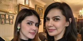 Najwa shihab mengajak ibu, serta kakak dan adiknya, untuk ngobrol santai. 5 Potret Cantik Sidah Ahmad Adik Ipar Najwa Shihab Yang Jauh Dari Sorotan Merdeka Com