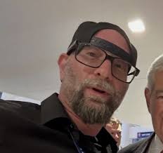 Yesterday at a rally in California, Vern Miller said he wanted to “k*ll”  President Trump. He was arrested for possession of a shotgun, a loaded  handgun, and a high-capacity magazine. He was