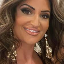 Cute messy bun updo ideas for prom